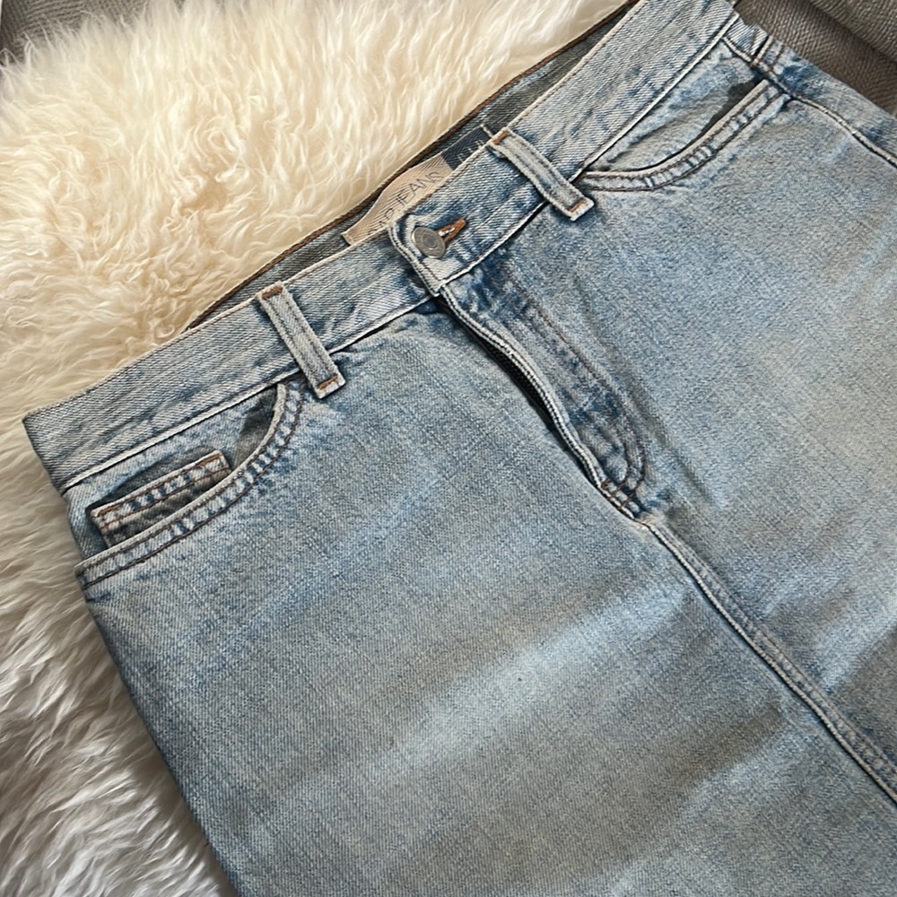 90s vintage Denim GAP skirt Sz 4. Light wash